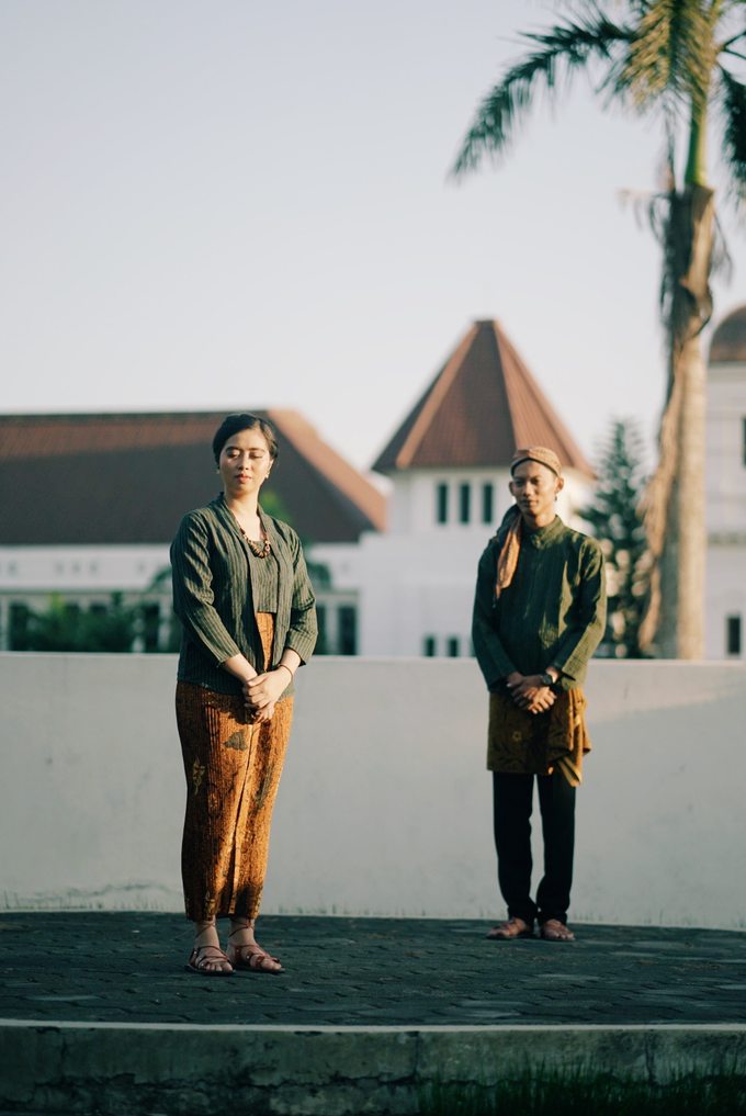 Anggi + Kukuh Pre-Wedding - Javenese Concept by Photolagi.id - 013 Anggi + Kukuh Pre-Wedding - Javenese Concept by Photolagi.id - 013