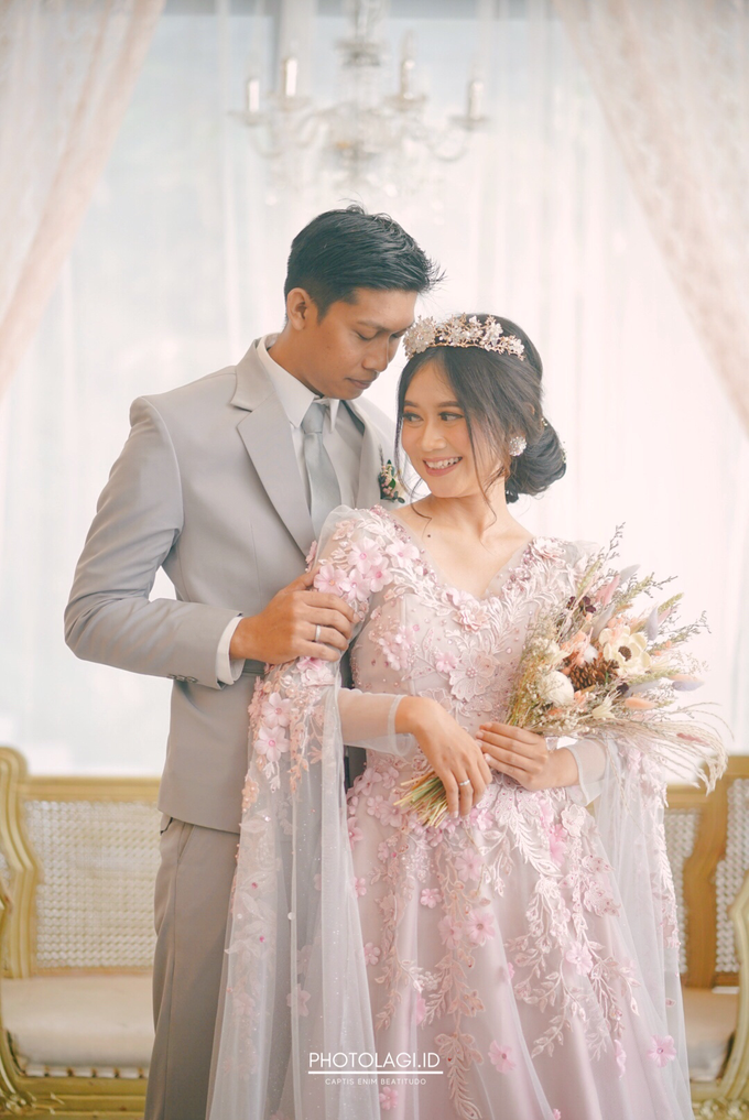 Antana + Chivita - Intimate Wedding Day by Photolagi.id - 003