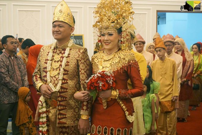 THE WEDDING OF WIDYA & FADHLY by IKK Wedding Planner - 004 THE WEDDING OF WIDYA & FADHLY by IKK Wedding Planner - 004