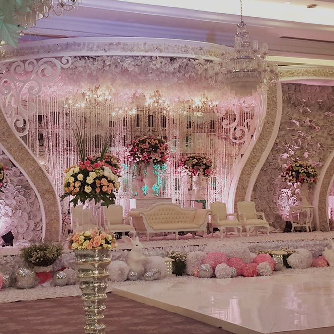 Weddings at Our Royal Ballroom by Royal Kuningan Jakarta - 015 Weddings at Our Royal Ballroom by Royal Kuningan Jakarta - 015