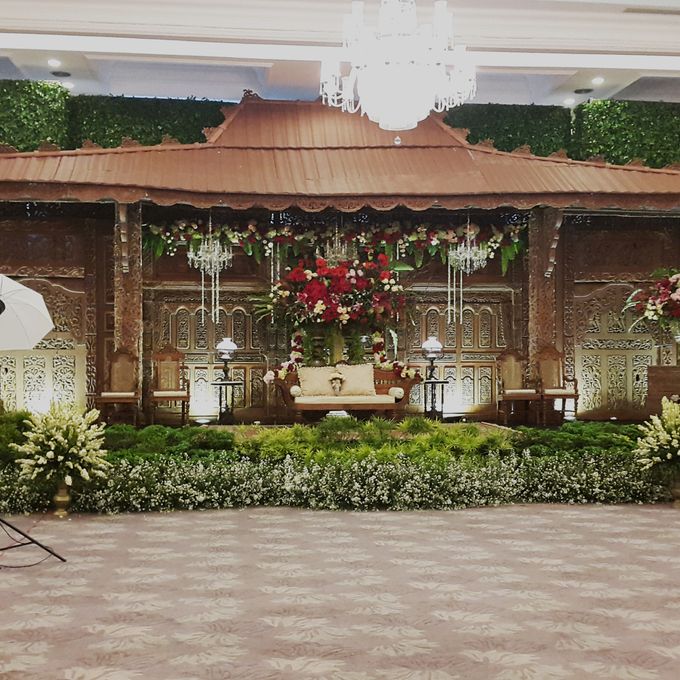 Weddings at Our Royal Ballroom by Royal Kuningan Jakarta - 003 Weddings at Our Royal Ballroom by Royal Kuningan Jakarta - 003