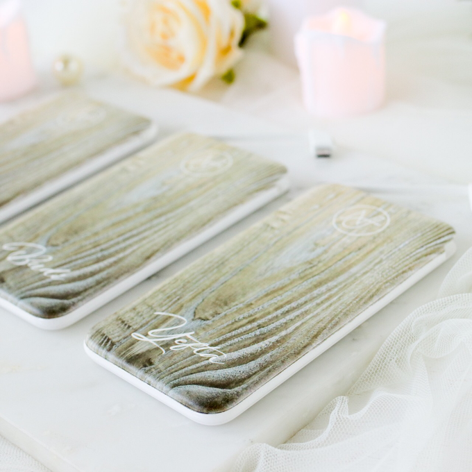 Custom Powerbank - Bridesmaids gift by PORTÉ by Clarin - 007 Custom Powerbank - Bridesmaids gift by PORTÉ by Clarin - 007