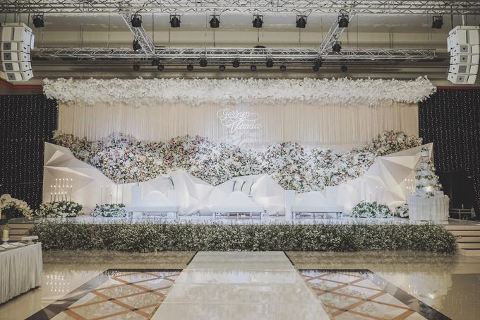 Gerryn & Vania Wedding Decoration at Grand Sudirman by Nodi Rahadian - 002 Gerryn & Vania Wedding Decoration at Grand Sudirman by Nodi Rahadian - 002