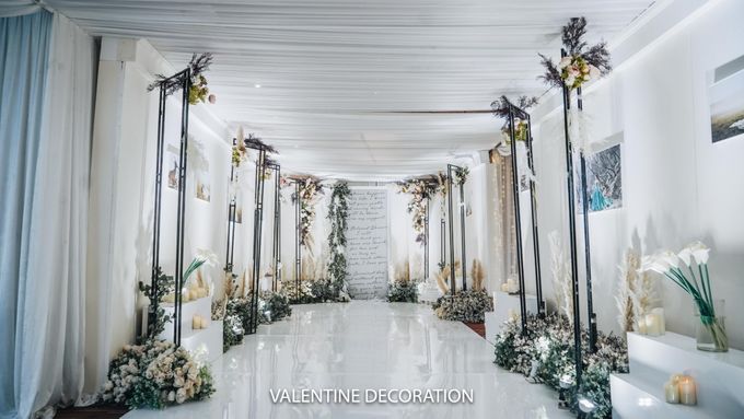 Yuri & Jessica Wedding Decoration at Hilton Ballroom by Laviola Makeup Artist - 002 Yuri & Jessica Wedding Decoration at Hilton Ballroom by Laviola Makeup Artist - 002