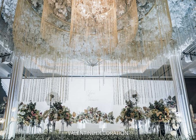 Yuri & Jessica Wedding Decoration at Hilton Ballroom by Hilton Bandung - 020