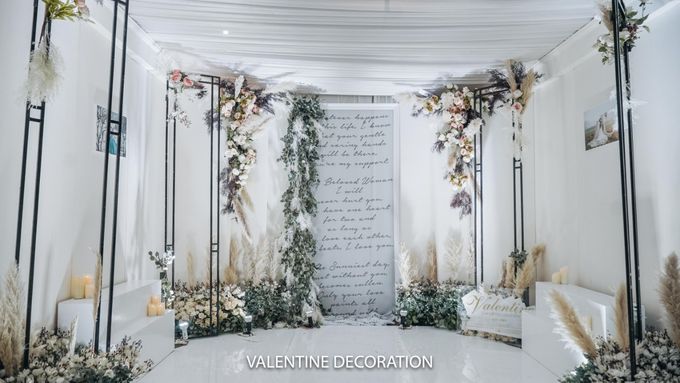 Yuri & Jessica Wedding Decoration at Hilton Ballroom by Hilton Bandung - 003