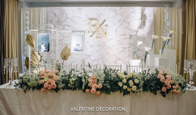 Rivaldy & Naomi Wedding Decoration at Hilton Pool by Bramanta Wijaya Sposa - 021