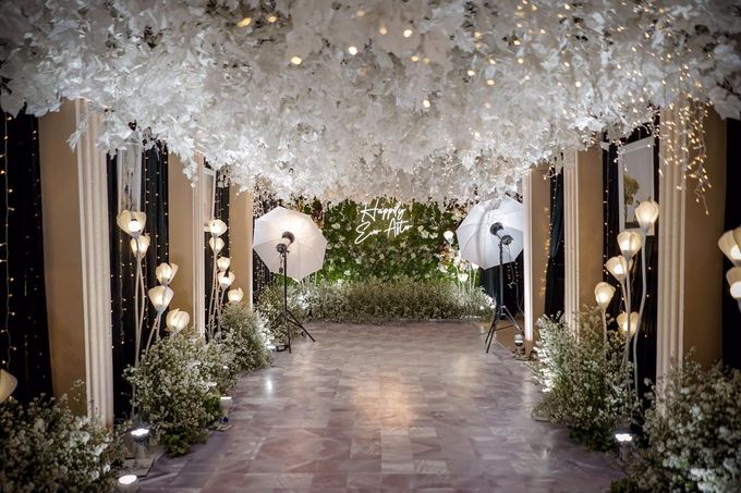 William & Beatrix Wedding Decoration at Aryaduta by Yofi Harlianto - 028 William & Beatrix Wedding Decoration at Aryaduta by Yofi Harlianto - 028