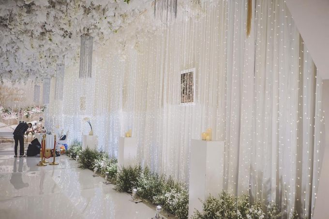 Gerryn & Vania Wedding Decoration at Grand Sudirman by Nodi Rahadian - 024