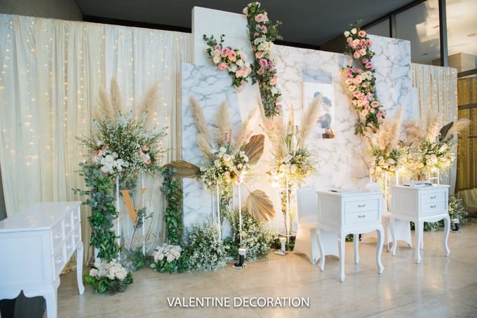 Rivaldy & Naomi Wedding Decoration at Hilton Pool by Bramanta Wijaya Sposa - 027