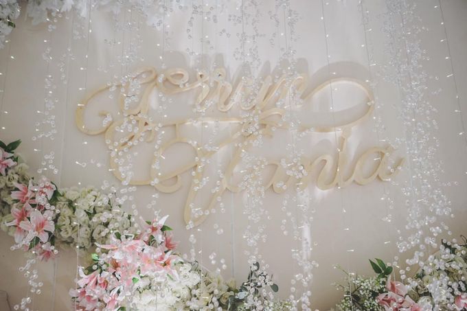 Gerryn & Vania Wedding Decoration at Grand Sudirman by Nodi Rahadian - 028