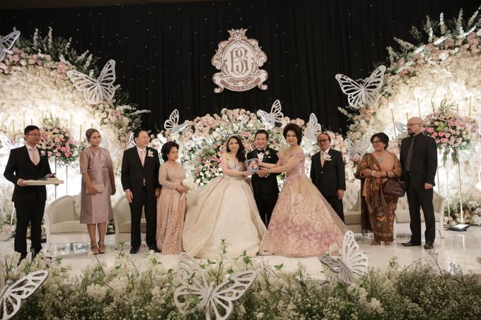 Ritz Carlton - Brian & Sophie by Maestro Wedding Organizer - 010