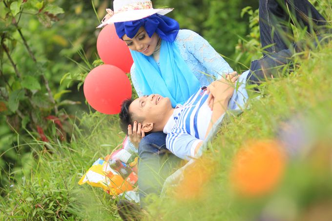 Prewedding Hijab Modern & Casual Holiday by Creative Fotografi - 005