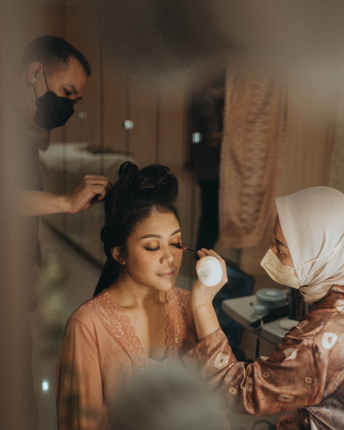 Viana & Rhaka at Cerita Rasa by PrideBride Wedding Organizer - 002
