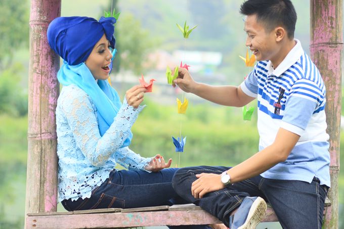 Prewedding Hijab Modern & Casual Holiday by Creative Fotografi - 012