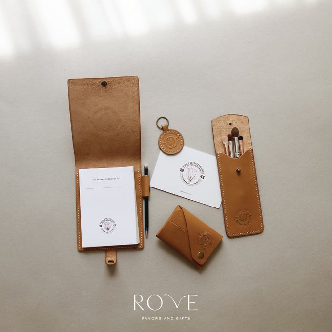 Protea - Custom Gift Set by Rove Gift - 003 Protea - Custom Gift Set by Rove Gift - 003