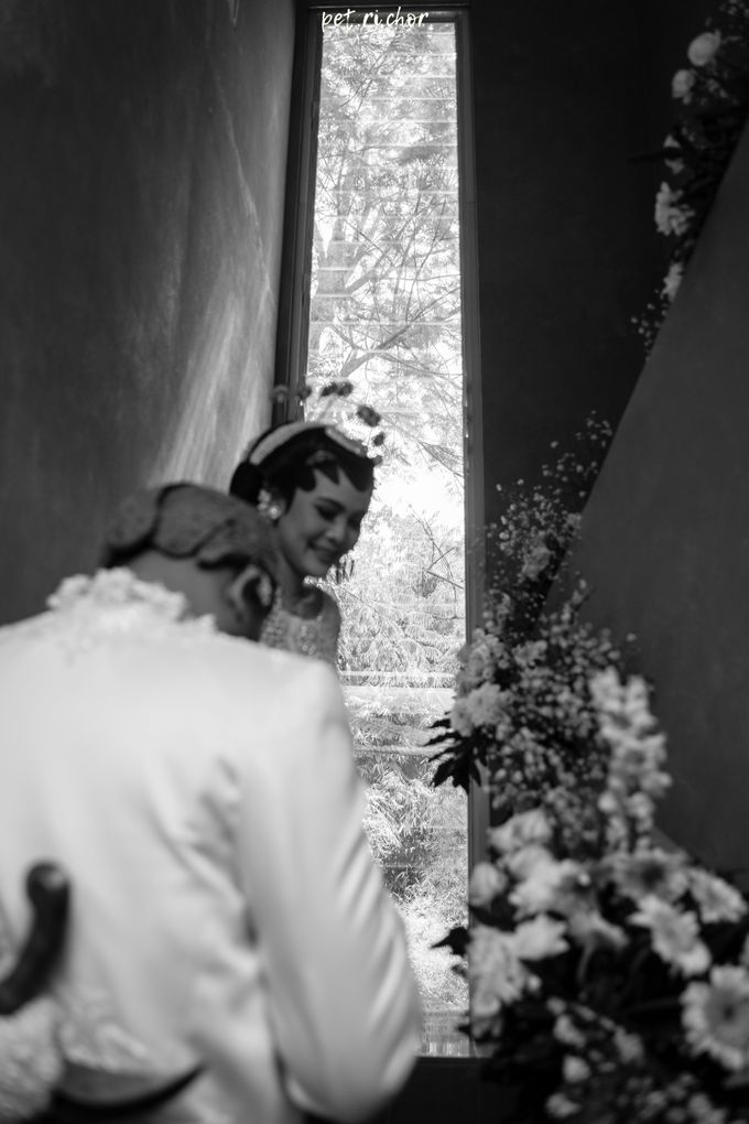 Intimate At-home Wedding by Petrichor Project (Petridays) - 045 Intimate At-home Wedding by Petrichor Project (Petridays) - 045