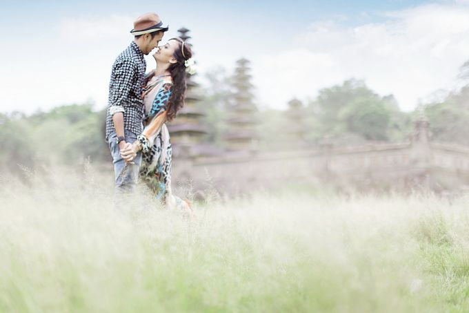 prewedding  in bali with victor malelak photograph by victor malelak photography - 047