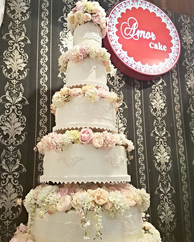 Amor Wedding Cake by Amor Cake - 036