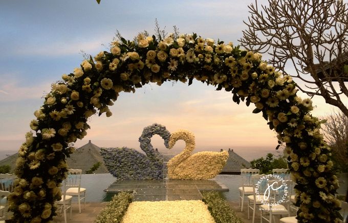 our chapel and water wedding decor by Jc Florist Bali - 023 our chapel and water wedding decor by Jc Florist Bali - 023