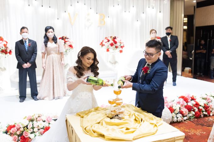 Wedding of Vincent & Bella @Orchardz Hotel Pangeran Jayakarta by Orchardz Hotel Jayakarta - 049 Wedding of Vincent & Bella @Orchardz Hotel Pangeran Jayakarta by Orchardz Hotel Jayakarta - 049