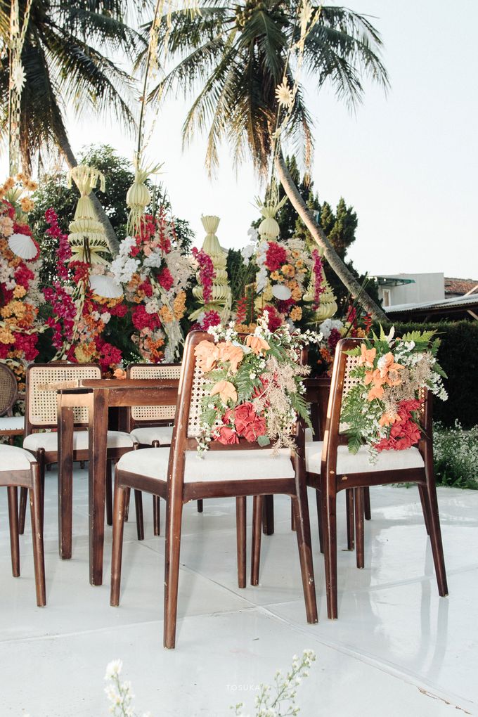 “Tradisi Modern Bertemu Bold Floral – Dekorasi Akad Outdoor Jakarta” faiz & rayi by yellow bird - 004 “Tradisi Modern Bertemu Bold Floral – Dekorasi Akad Outdoor Jakarta” faiz & rayi by yellow bird - 004