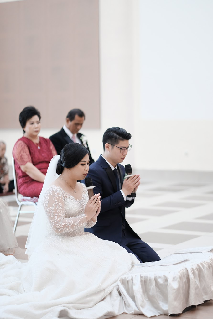 Wedding Of Meli & Chandra by Reginapangmakeup - 021 Wedding Of Meli & Chandra by Reginapangmakeup - 021