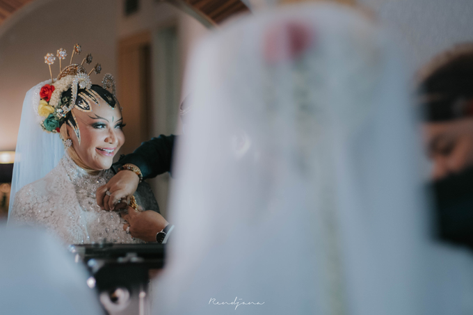 Roro Fitria & Andri Wedding by Rendjana - 002