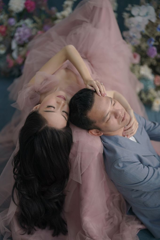 Rendy & Caryne Prewedding Studio by ANTHEIA PHOTOGRAPHY - 004 Rendy & Caryne Prewedding Studio by ANTHEIA PHOTOGRAPHY - 004