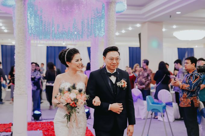 Receptions of Hendry & Kartika by Kayika Wedding Organizer - 001 Receptions of Hendry & Kartika by Kayika Wedding Organizer - 001