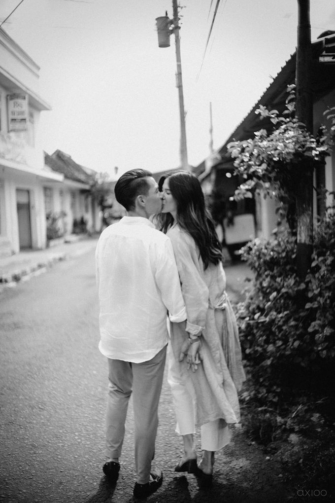 A Standard of Grace - The Prewedding of Rheinaldy & Caroline by Axioo - 031