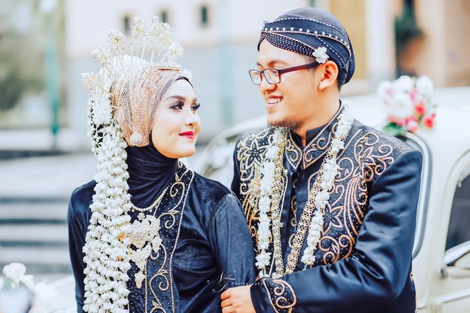 Pengantin Hijab - Bridal - Paes Tradisional by Rumah Rias Itut Bambang - 014 Pengantin Hijab - Bridal - Paes Tradisional by Rumah Rias Itut Bambang - 014