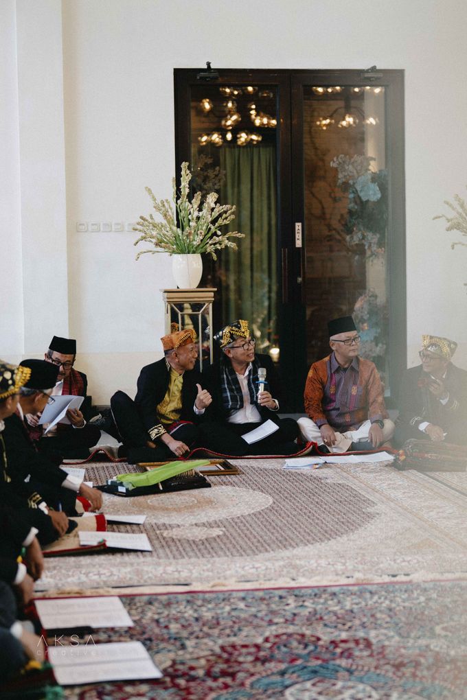 Rizka & Yudhi Engagement Batak Mandailing Tradition Part 3 by AKSA Creative - 018 Rizka & Yudhi Engagement Batak Mandailing Tradition Part 3 by AKSA Creative - 018