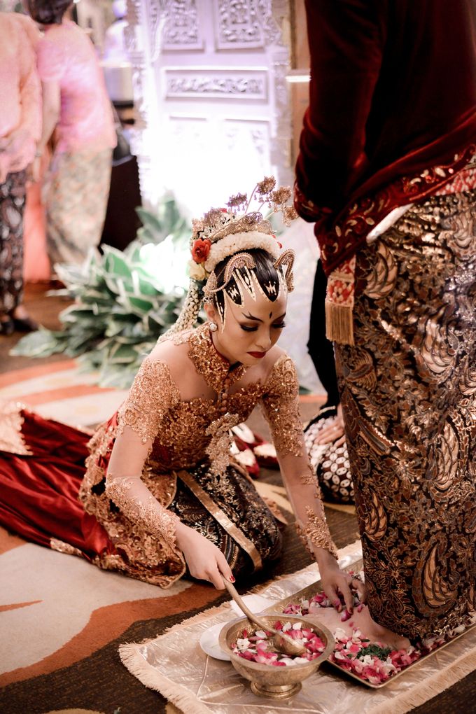 The Wedding of Krisna & Helga by Patron Wedding Organizer Yogyakarta - 003 The Wedding of Krisna & Helga by Patron Wedding Organizer Yogyakarta - 003