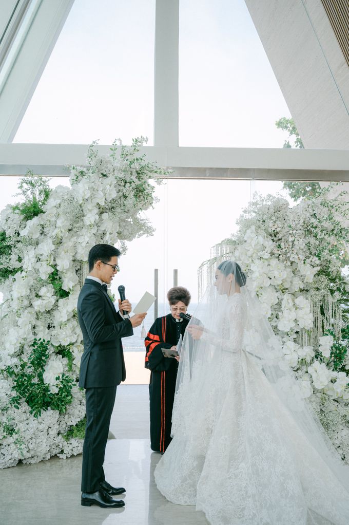 Ronald & Alyssa Holy Matrimony Decoration at Conrad Bali by Valentine Wedding Decoration - 021 Ronald & Alyssa Holy Matrimony Decoration at Conrad Bali by Valentine Wedding Decoration - 021