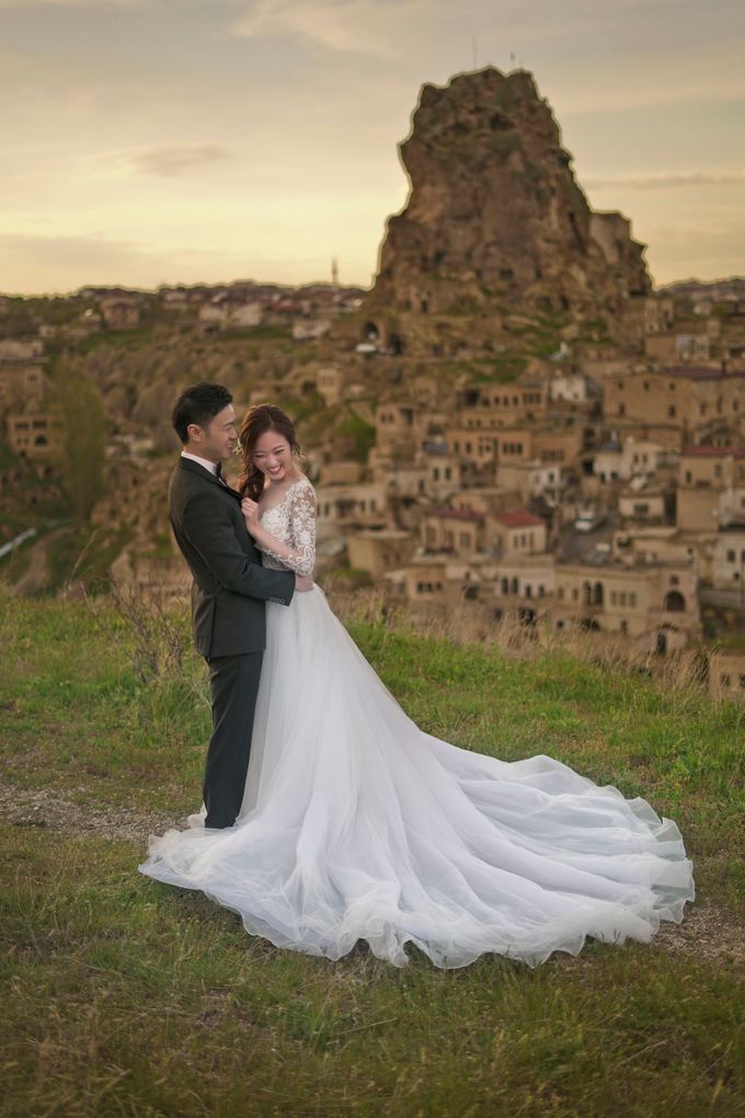 Casual Destination PreWedding at Cappadocia by ALLUREWEDDINGS - 003 Casual Destination PreWedding at Cappadocia by ALLUREWEDDINGS - 003