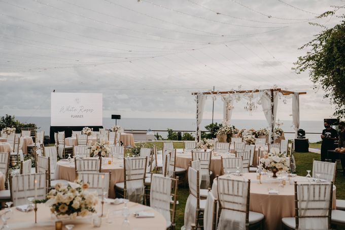 The Edge Wedding By White Roses Planner by White Peonies Project - 001 The Edge Wedding By White Roses Planner by White Peonies Project - 001