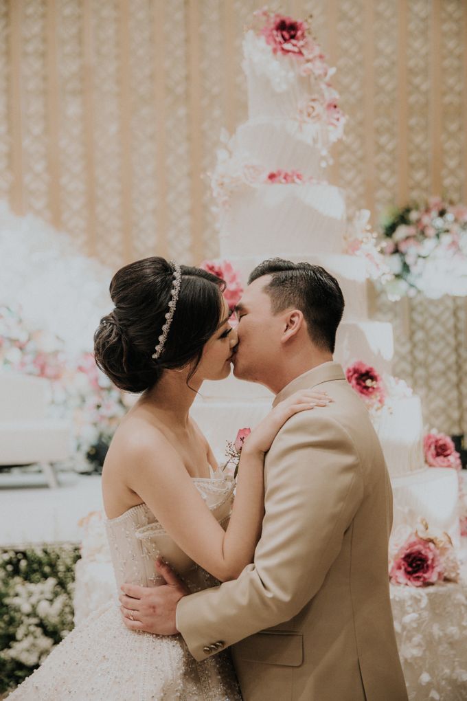 Ryan & Stella Wedding Reception by Soko Wiyanto - 019 Ryan & Stella Wedding Reception by Soko Wiyanto - 019
