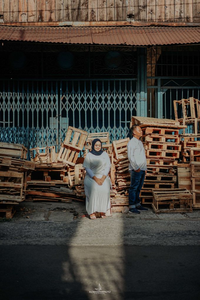 Pre Wedding Fenty & Refangga by Rizwandha Photo - 016