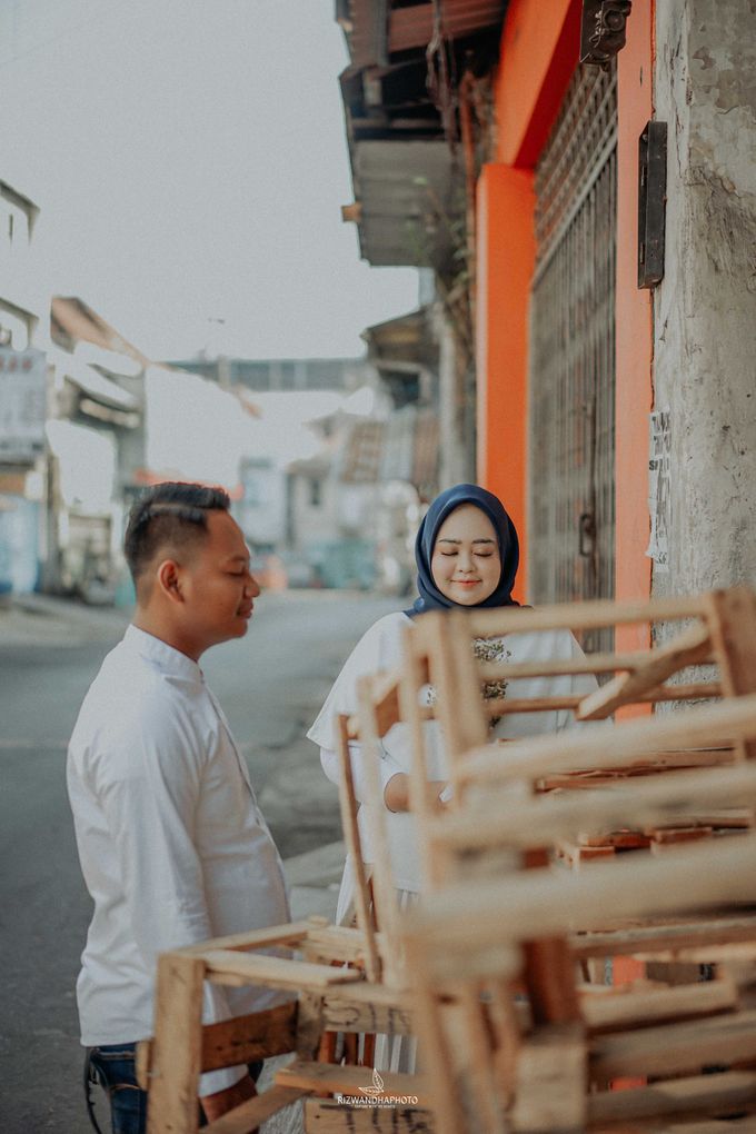 Pre Wedding Fenty & Refangga by Rizwandha Photo - 028