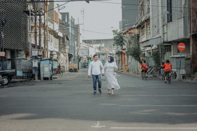 Pre Wedding Fenty & Refangga by Rizwandha Photo - 048