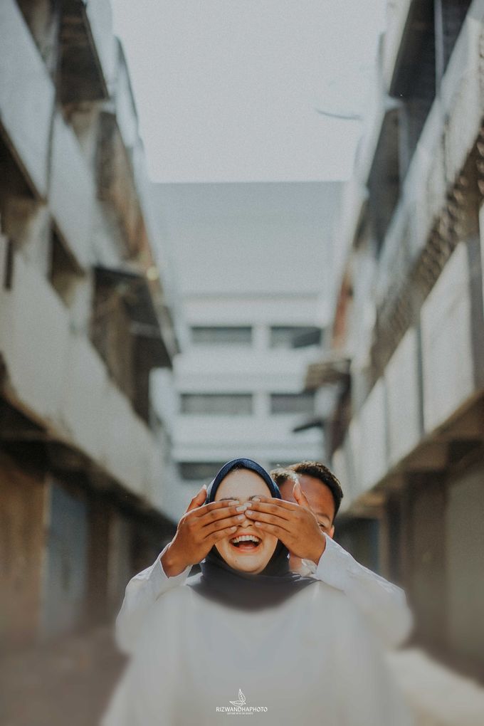 Pre Wedding Fenty & Refangga by Rizwandha Photo - 032