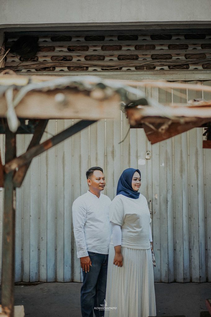 Pre Wedding Fenty & Refangga by Rizwandha Photo - 022