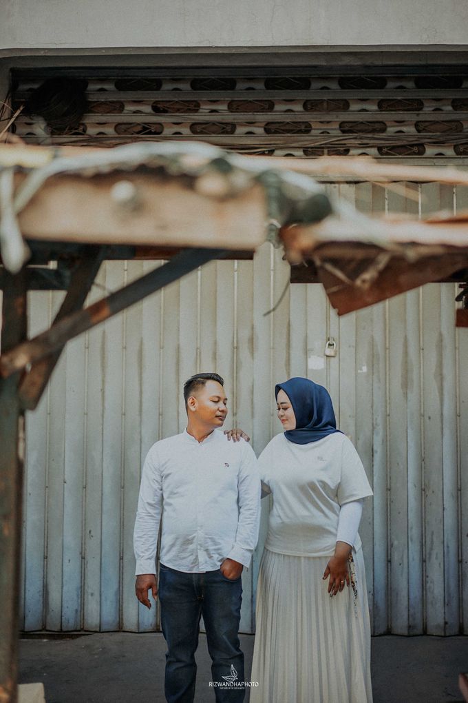 Pre Wedding Fenty & Refangga by Rizwandha Photo - 014