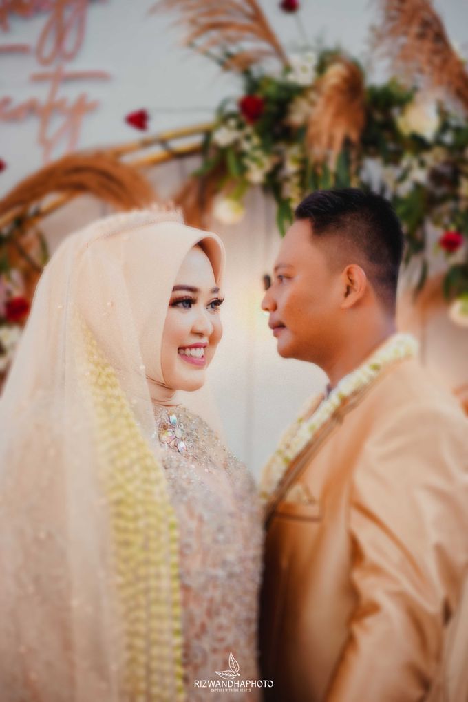 Wedding Of Fenty & Refangga by Rizwandha Photo - 001