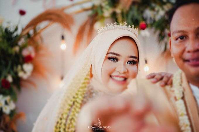 Wedding Of Fenty & Refangga by Rizwandha Photo - 004