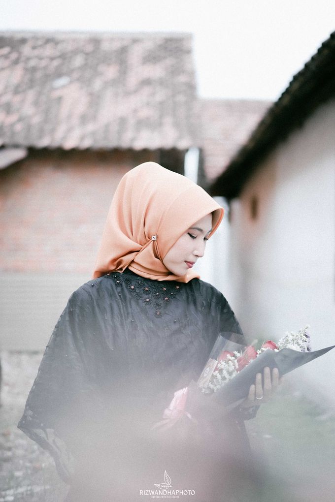 Engagement Of Hana & Sofyan by Rizwandha Photo - 022