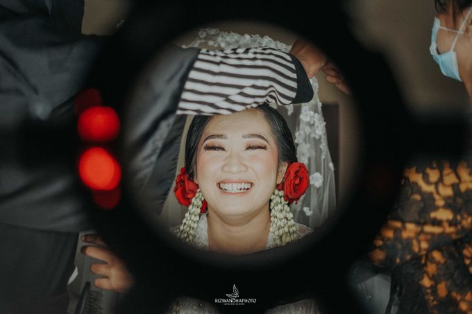 Wedding Of Meta & Egas by Rizwandha Photo - 012