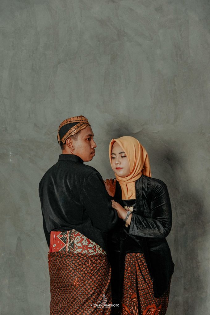 Pre Wedding Rosellif & Wawan by Rizwandha Photo - 009