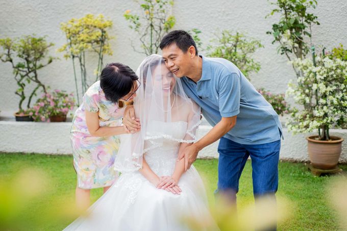 Parkroyal on Pickering Hotel Wedding by GrizzyPix Photography - 004